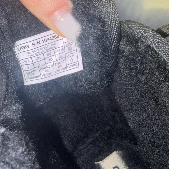 UGG Neumel Boots - Picture 5 of 5